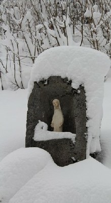 Marie sous la neige