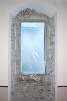 Fenêtre du cloître cassée