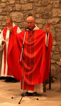 Père Abbé préside