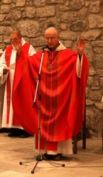 Père Abbé préside-2